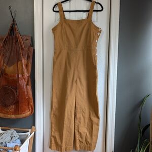 Tan GAP Cropped Button Side Jumpsuit Size 10